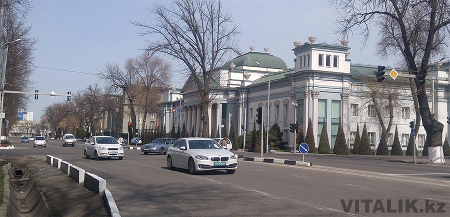 Дипломатические номера BMW Ташкент