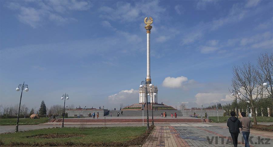 Герб Республики Таджикистан Рудаки парк
