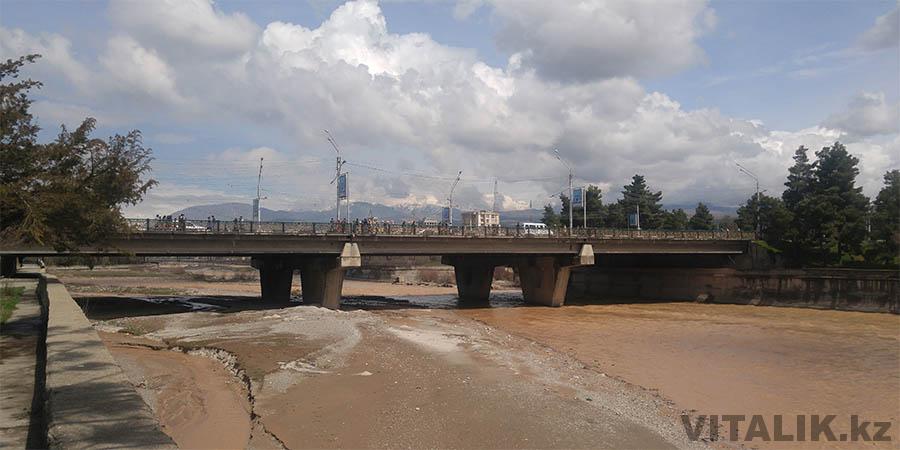 Мост через Варзоб проспект Исмоила Сомони Душанбе