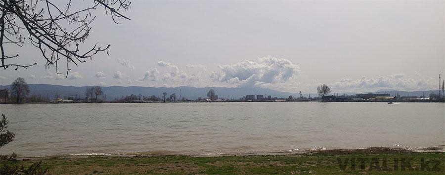Озеро в центре Душанбе