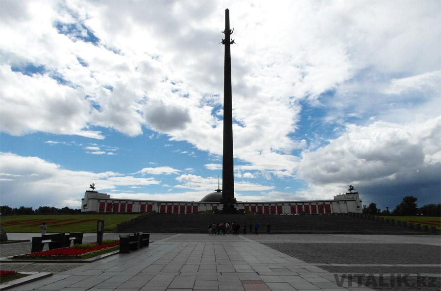 Вид на Монумент Победы Москва