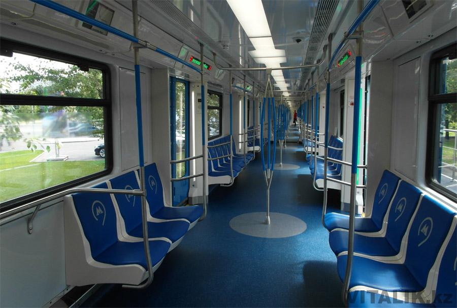 Новый вагон метро изнутри Москва