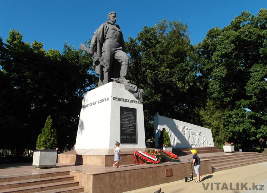 Памятник воинам освободителям в краснодаре фото